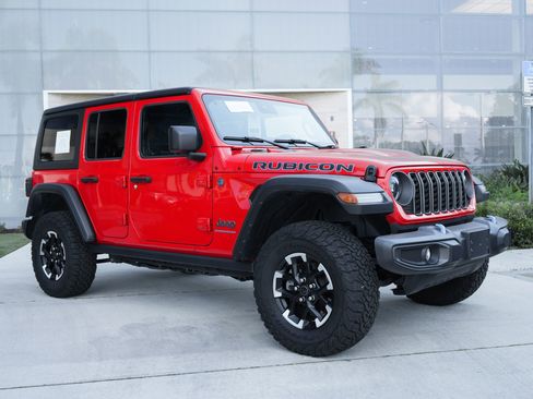 Used 2025 Jeep Wrangler Unlimited Rubicon 4xe w/ Safety Group AWD/4WD image 3