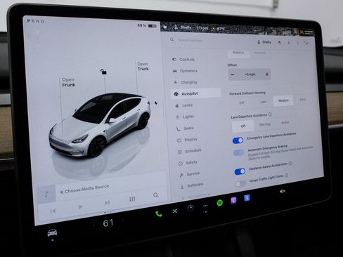 Used 2022 Tesla Model Y Long Range image 29