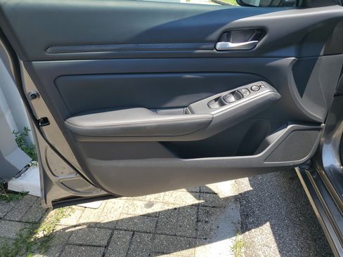New 2025 Nissan Altima 2.5 SV w/ SV Premium Package FWD image 13