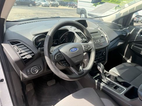 Used 2018 Ford Escape SE FWD image 7