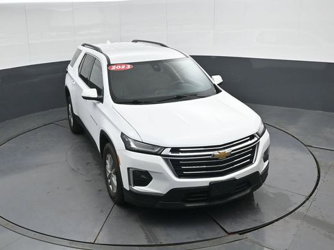 Used 2023 Chevrolet Traverse LT image 43