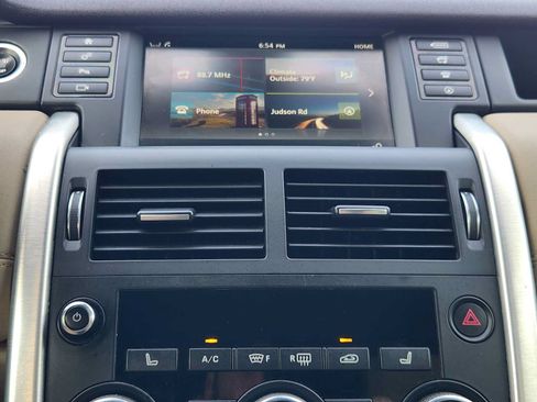 Used 2018 Land Rover Discovery Sport HSE AWD/4WD image 15