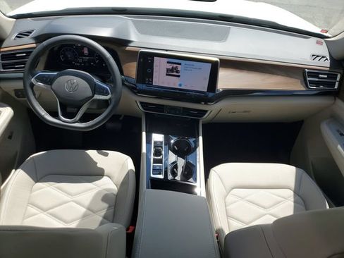 Certified 2025 Volkswagen Atlas SE w/ Panoramic Sunroof Package FWD image 15