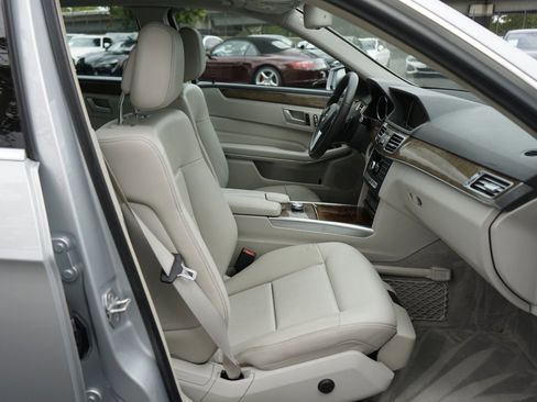 Used 2014 Mercedes-Benz E 350 Sedan image 19