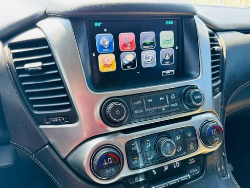 Used 2019 Chevrolet Suburban LT image 22