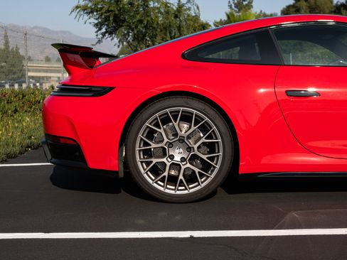 Used 2025 Porsche 911 Carrera RWD image 12