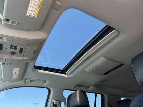 Used 2016 Chevrolet Suburban LT AWD/4WD image 16