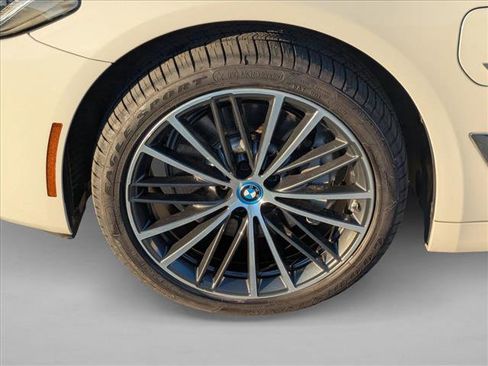 Certified 2023 BMW 530e xDrive w/ Premium Package image 25