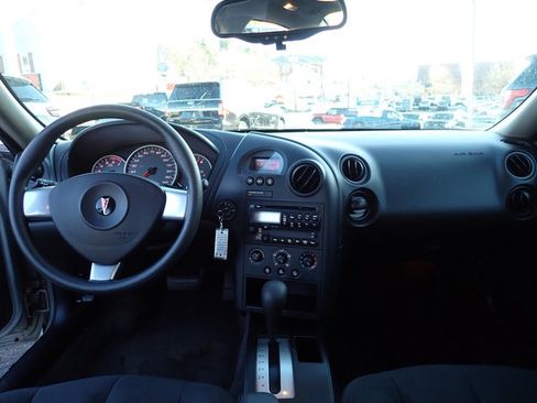 Used 2008 Pontiac Grand Prix SE image 14