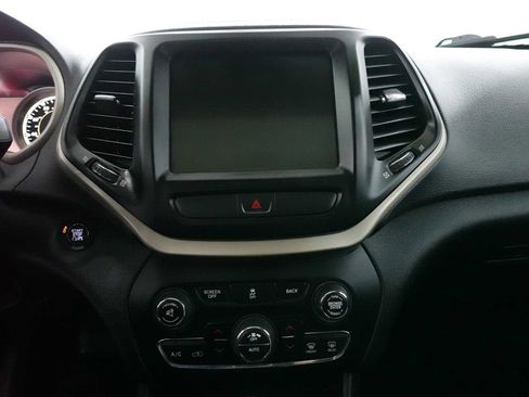 Used 2016 Jeep Cherokee Limited AWD/4WD image 18