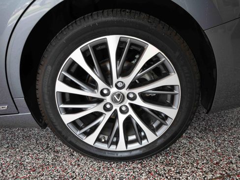 Used 2019 Lexus ES 300h w/ Premium Package FWD image 28