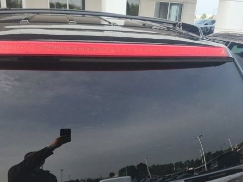 Used 2012 Cadillac Escalade Platinum AWD/4WD image 7
