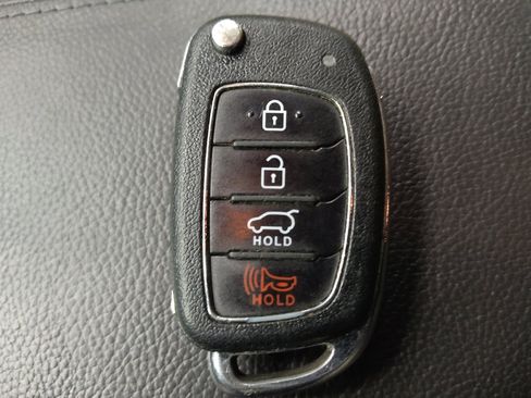 Used 2018 Hyundai Santa Fe Sport image 32