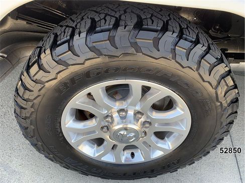 Used 2018 RAM 3500 Tradesman w/ Chrome Appearance Group RWD image 19