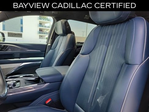 Certified 2025 Cadillac Escalade IQ Luxury 2 w/ LPO, Premium Carpet Package AWD/4WD image 31