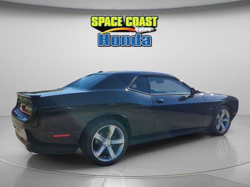 Used 2015 Dodge Challenger R/T w/ Quick Order Package 28B R/T RWD image 11