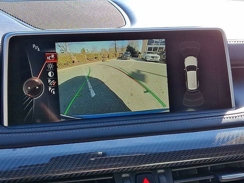 Used 2016 BMW X5 M image 15