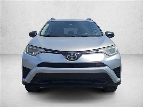 Used 2017 Toyota RAV4 LE FWD image 2