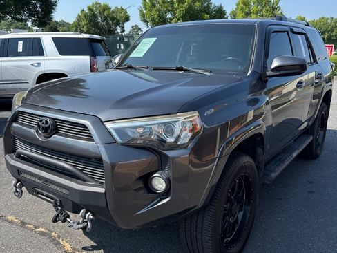 Used 2019 Toyota 4Runner SR5 AWD/4WD image 1