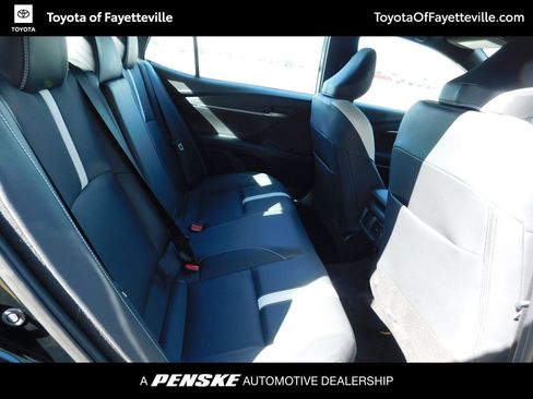 Used 2025 Toyota Camry SE image 5