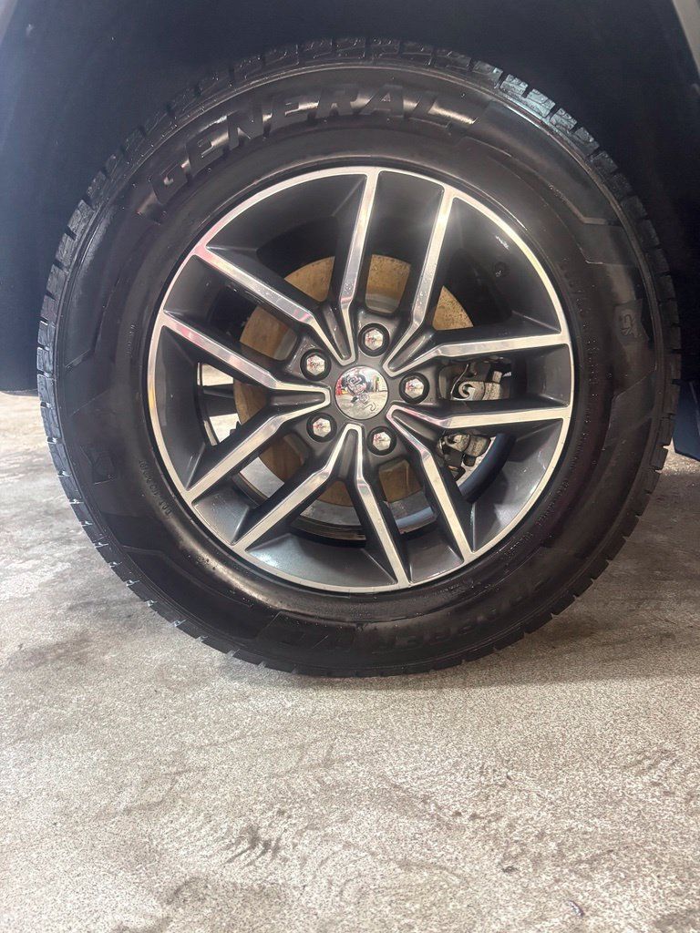 Used 2018 Jeep Grand Cherokee Limited AWD/4WD image 31