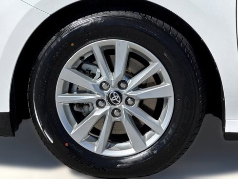 Used 2025 Toyota Camry LE image 10