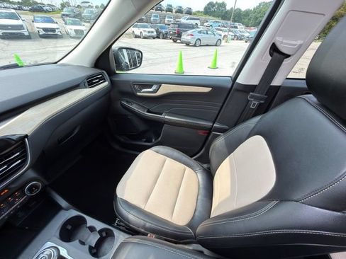 Used 2022 Ford Escape Titanium w/ Titanium Elite Package AWD/4WD image 24