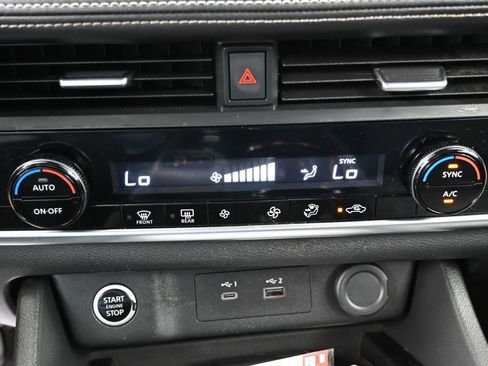 Used 2023 Nissan Rogue SV FWD image 25