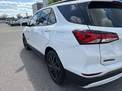 Used 2022 Chevrolet Equinox RS w/ RS Leather Package image 10