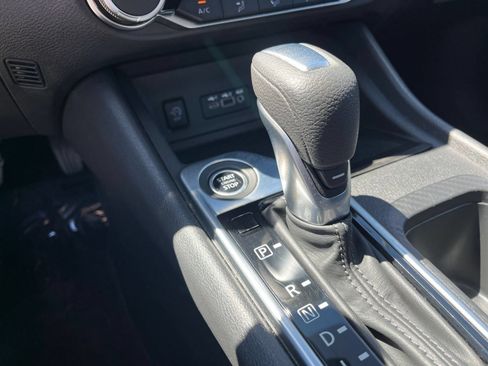 Used 2025 Nissan Sentra SV FWD image 41