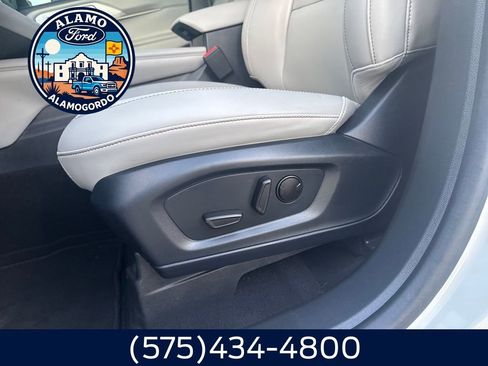 Used 2025 Ford Explorer Active w/ Active Comfort Package image 4