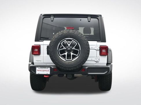 Used 2024 Jeep Wrangler Unlimited Rubicon AWD/4WD image 2