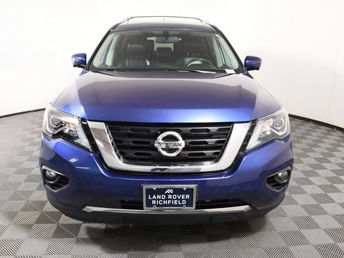 Used 2017 Nissan Pathfinder Platinum w/ Family Entertainment Package AWD/4WD image 10