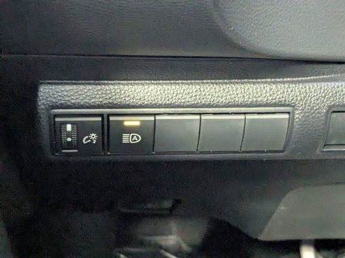 Used 2022 Toyota Corolla SE FWD image 39
