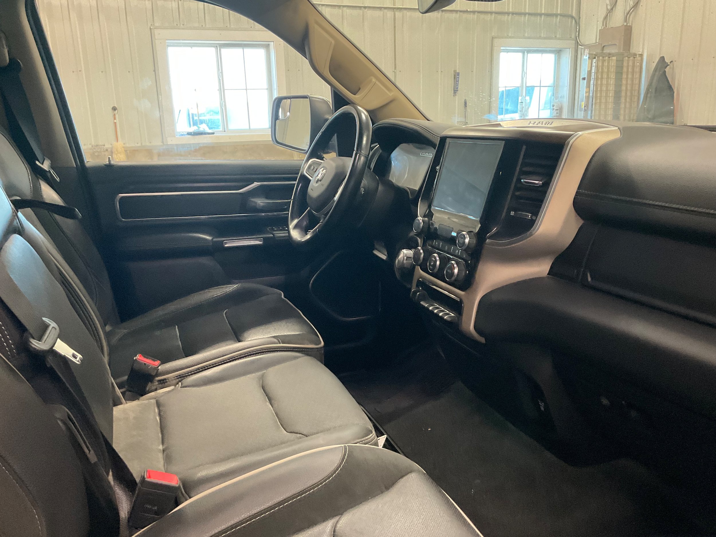 Used 2021 RAM 1500 Laramie AWD/4WD image 30