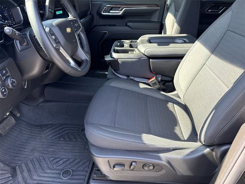 Used 2024 Chevrolet Silverado 1500 LT image 9