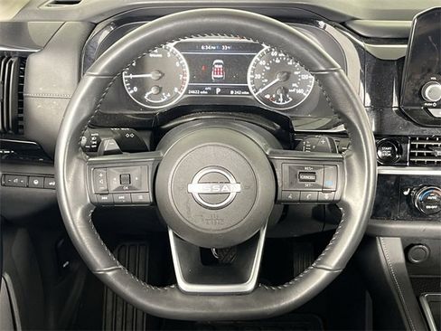 Certified 2025 Nissan Pathfinder SV image 14