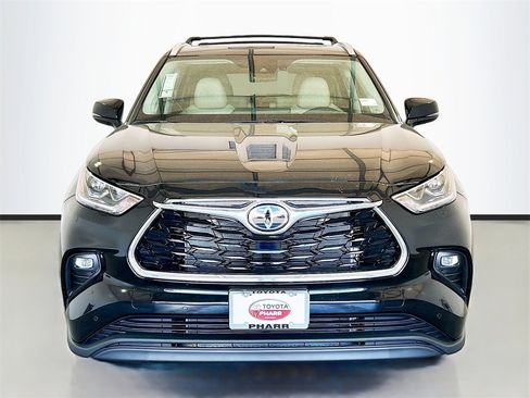 New 2025 Toyota Highlander Limited image 2
