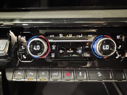 New 2026 GMC Sierra 1500 AT4 w/ AT4 Premium Package AWD/4WD image 19