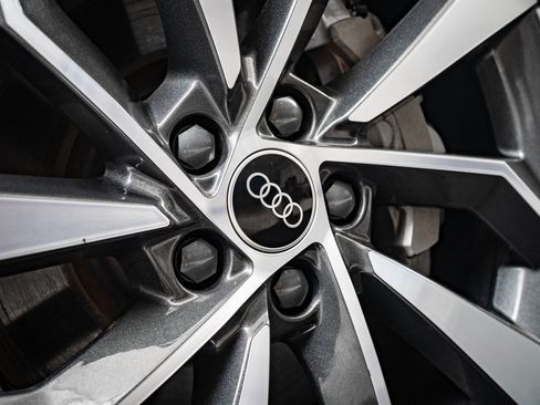 Certified 2024 Audi Q5 2.0T Premium w/ Convenience Package image 8