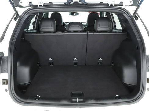 Used 2023 Jeep Compass Latitude AWD/4WD image 18