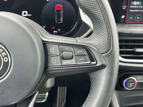 Used 2024 Alfa Romeo Stelvio Sprint image 13
