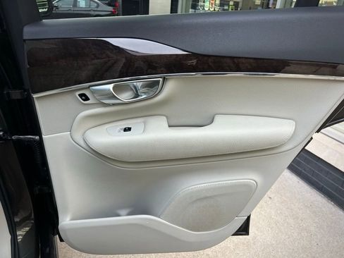 Used 2018 Volvo XC90 T5 Momentum w/ Convenience Package image 27