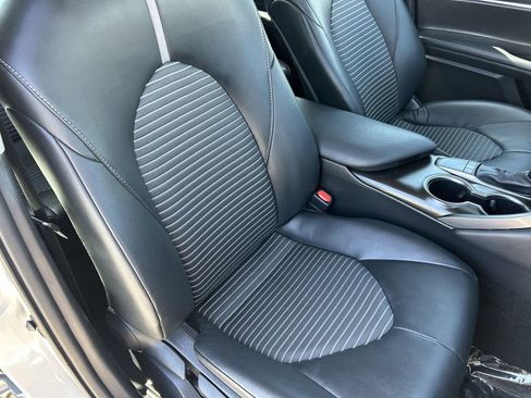 Used 2023 Toyota Camry SE image 10