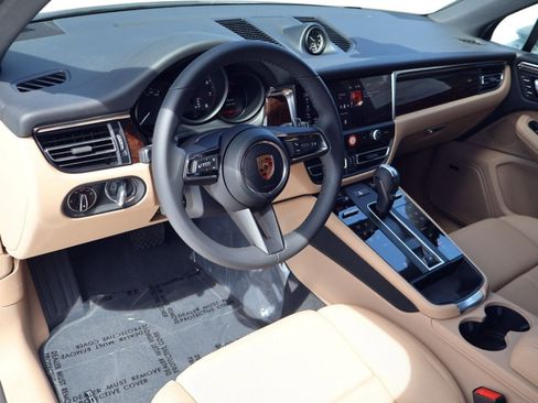 New 2026 Porsche Macan AWD/4WD image 4