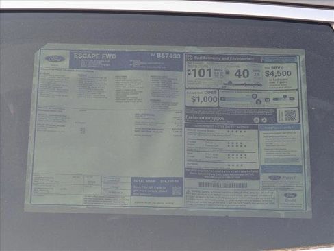 New 2025 Ford Escape SE image 18