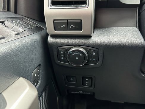 Certified 2022 Ford F250 Lariat w/ Lariat Ultimate Package image 28