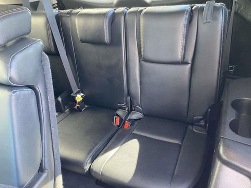 Used 2017 Toyota Highlander XLE image 12