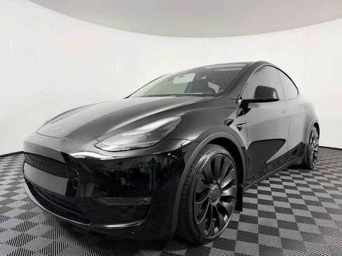 Used 2022 Tesla Model Y Performance AWD/4WD image 2