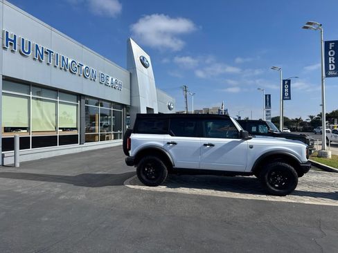 Used 2025 Ford Bronco Big Bend w/ Black Diamond Package AWD/4WD image 3